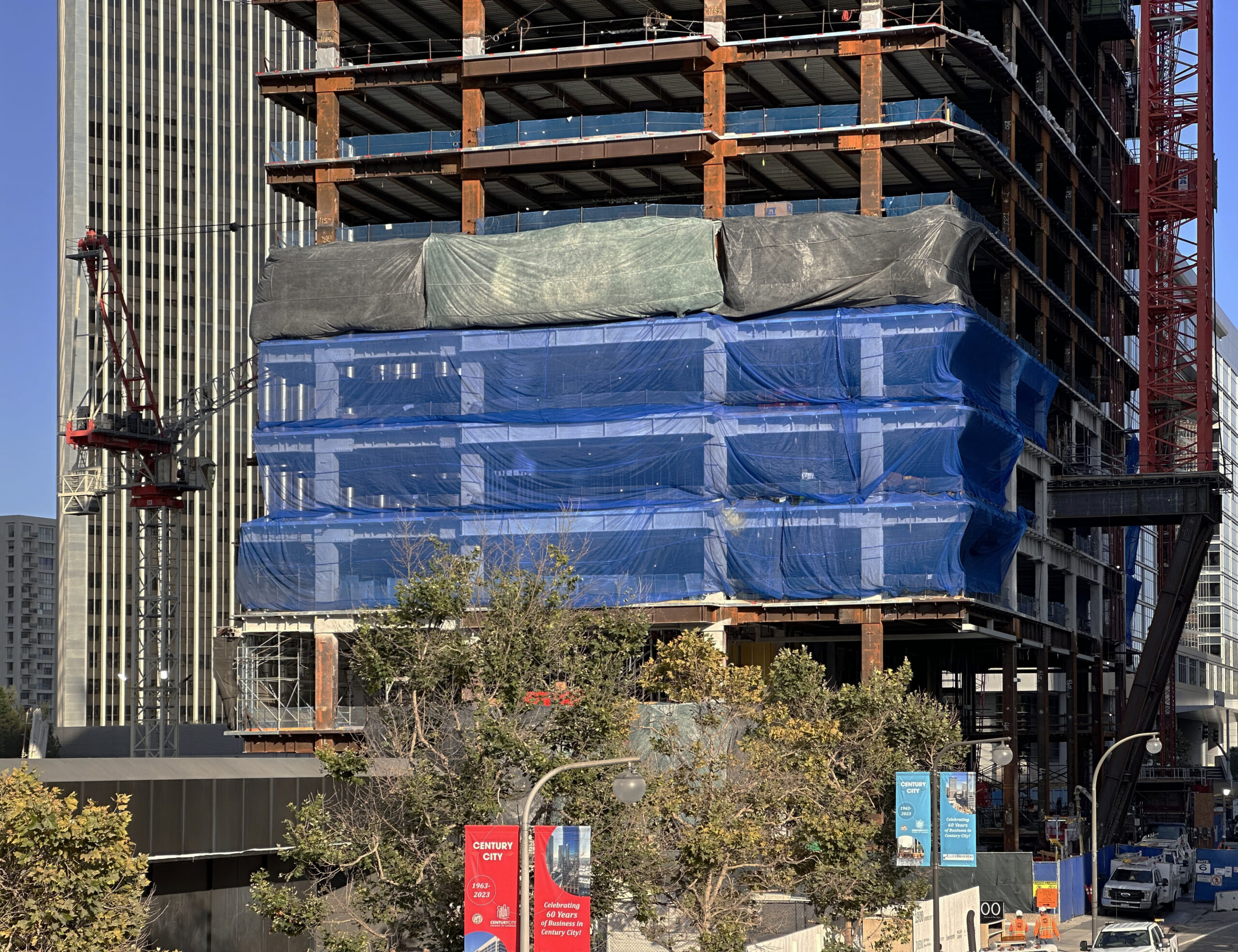 1950 Avenue of the Stars structure close-up, image by Michael Young