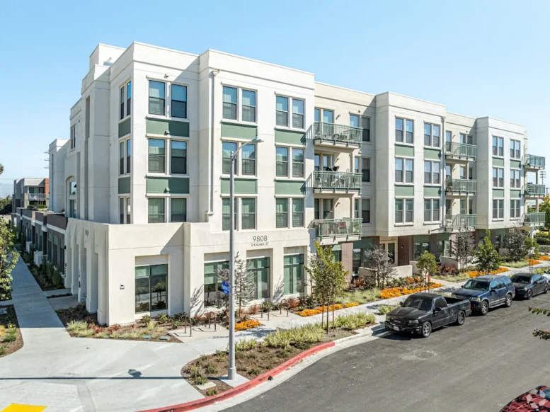 9808 South Kalmia Street