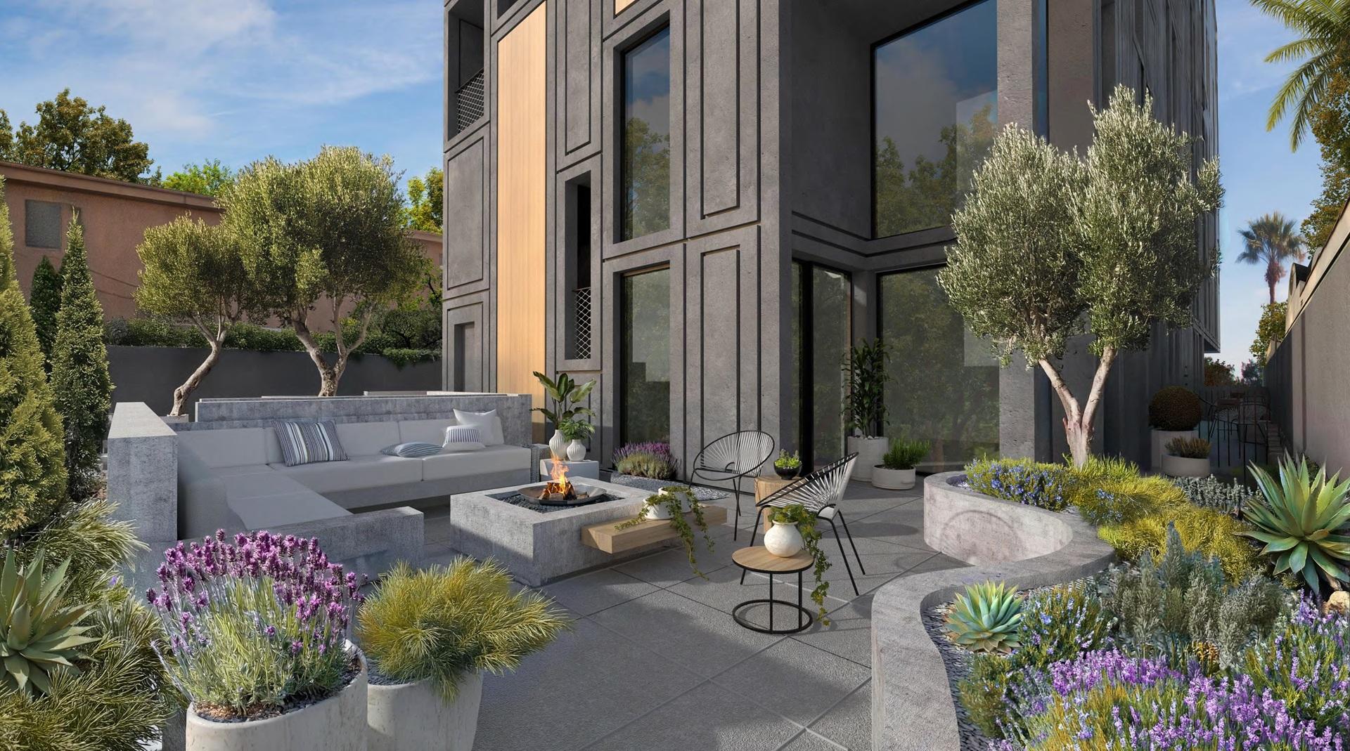 948 North Hayworth Avenue Outdoor Seating