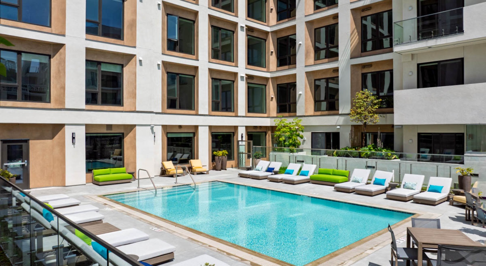 Pool at 10375 Washington Boulevard